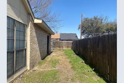 2423 Limestone Drive, Arlington, TX 76014 - Photo 24