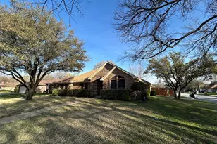 6845 Inwood Dr, North Richland Hills, TX 76182 - Photo 2