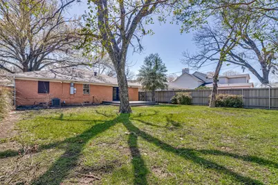 10651 Larchfield Lane, Dallas, TX 75238 - Photo 24