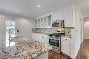 10651 Larchfield Ln, Dallas, TX 75238 - Photo 12