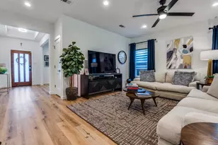 1110 Claude St, Dallas, TX 75203 - Photo 2