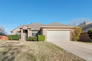 2914 Custer Dr, Corinth, TX 76210 - Photo 2