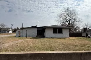 1101 S Trinity St, Decatur, TX 76234 - Photo 2