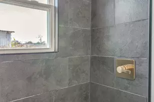 943 E Richmond Ave, Fort Worth, TX 76104 - Photo 16