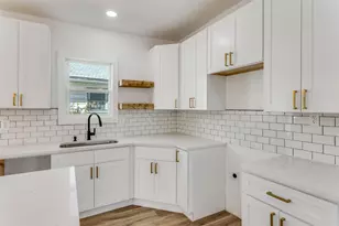 943 E Richmond Ave, Fort Worth, TX 76104 - Photo 14