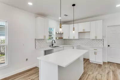 943 E Richmond Avenue, Fort Worth, TX 76104 - Photo 10