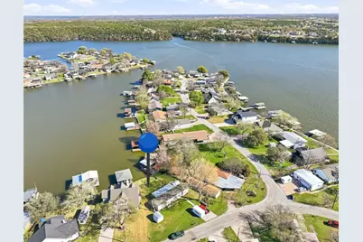 4037 Lands End Court, Granbury, TX 76048 - Photo 2