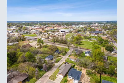 101 Ross Street W, Sulphur Springs, TX 75482 - Photo 2