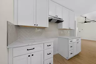 1304 Glynn Oaks Dr, Arlington, TX 76010 - Photo 10