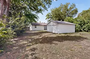 1304 Glynn Oaks Dr, Arlington, TX 76010 - Photo 20