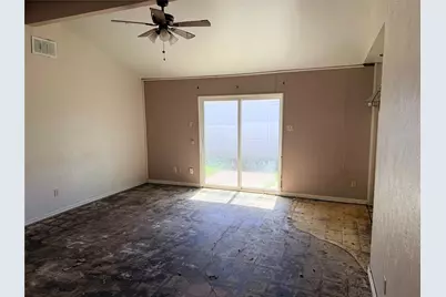 1304 Glynn Oaks Drive, Arlington, TX 76010 - Photo 2