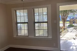 313 SW 6th St, Grand Prairie, TX 75051 - Photo 4