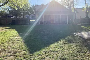 313 SW 6th St, Grand Prairie, TX 75051 - Photo 26