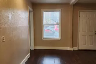 313 SW 6th St, Grand Prairie, TX 75051 - Photo 12