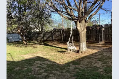 313 SW 6th Street, Grand Prairie, TX 75051 - Photo 24