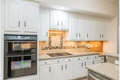 2814 Waterford Drive, Irving, TX 75063 - Photo 12