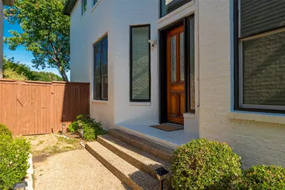 2814 Waterford Drive, Irving, TX 75063 - Photo 2