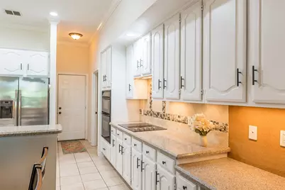 2814 Waterford Drive, Irving, TX 75063 - Photo 14