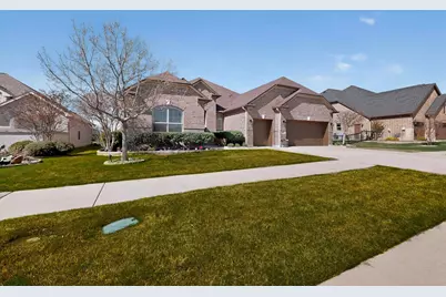 9404 Crestview Drive, Denton, TX 76207 - Photo 2