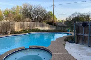 2013 Hazelwood Dr, Grand Prairie, TX 75050 - Photo 4