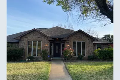 2013 Hazelwood Drive, Grand Prairie, TX 75050 - Photo 2