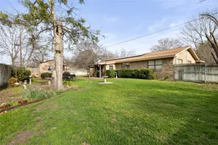 647 W Travis St, Dublin, TX 76446 - Photo 1