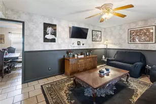 647 W Travis St, Dublin, TX 76446 - Photo 8