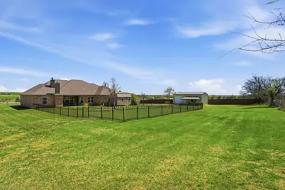 109 Heritage Parkway W, Decatur, TX 76234 - Photo 34