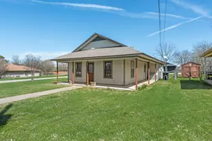 301 Lipscomb St, Cleburne, TX 76031 - Photo 20