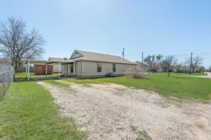 301 Lipscomb St, Cleburne, TX 76031 - Photo 18