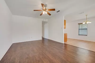 301 Lipscomb Street, Cleburne, TX 76031 - Photo 4