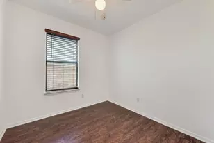 301 Lipscomb St, Cleburne, TX 76031 - Photo 10