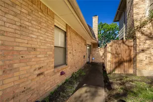 604 Windgate Ct, Arlington, TX 76012 - Photo 2