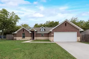 1708 Wright St, Greenville, TX 75401 - Photo 2