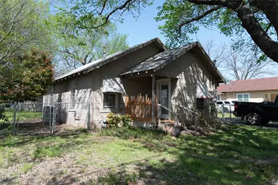 707 Ritchey Street, Gainesville, TX 76240 - Photo 2
