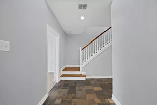 1015 W Bluff St, Fort Worth, TX 76102 - Photo 4