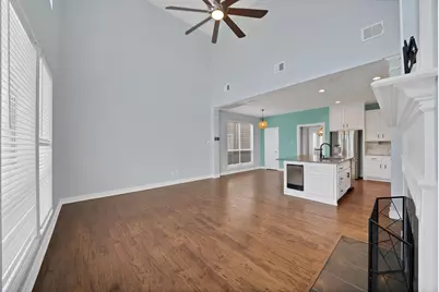 1015 W Bluff Street, Fort Worth, TX 76102 - Photo 12