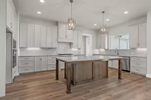 995 Galaxy Rd, Woodway, TX 76712 - Photo 4
