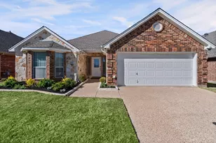 111 Crestway Dr, Cedar Hill, TX 75104 - Photo 2