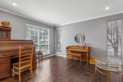 405 Stoneleigh Circle, Lake Dallas, TX 75065 - Photo 2