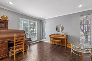 405 Stoneleigh Cir, Lake Dallas, TX 75065 - Photo 2