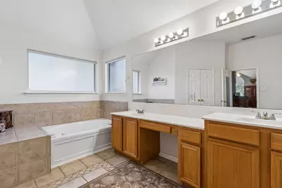 405 Stoneleigh Circle, Lake Dallas, TX 75065 - Photo 22