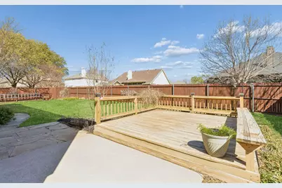 405 Stoneleigh Circle, Lake Dallas, TX 75065 - Photo 10