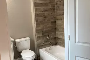 422 W Coffin St, Denison, TX 75020 - Photo 14