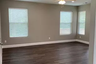 422 W Coffin St, Denison, TX 75020 - Photo 4