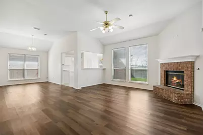 1914 Lennox Lane, Arlington, TX 76018 - Photo 2