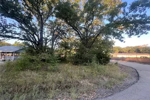 529 Randall Dr, Mabank, TX 75156 - Photo 1