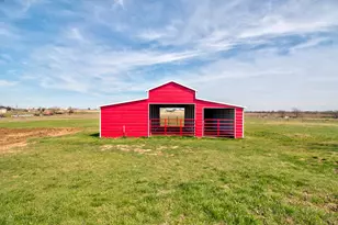 3884 E Lois Rd, Sanger, TX 76266 - Photo 36