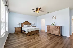 253 Calvert St, Waxahachie, TX 75165 - Photo 4