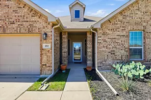 253 Calvert St, Waxahachie, TX 75165 - Photo 6